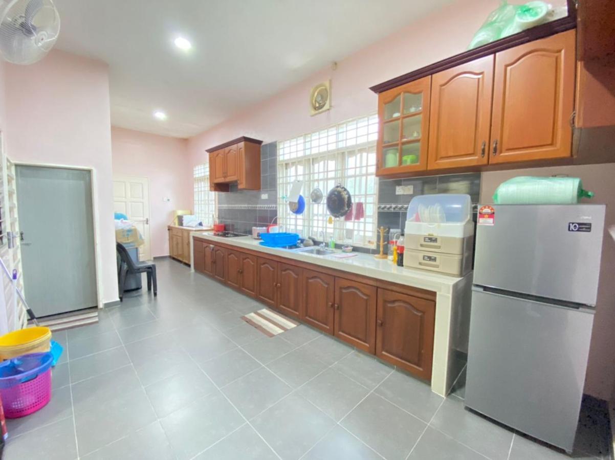 Family Homestay Kuala Terengganu Esterno foto