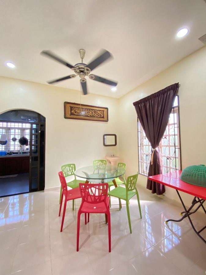Family Homestay Kuala Terengganu Esterno foto