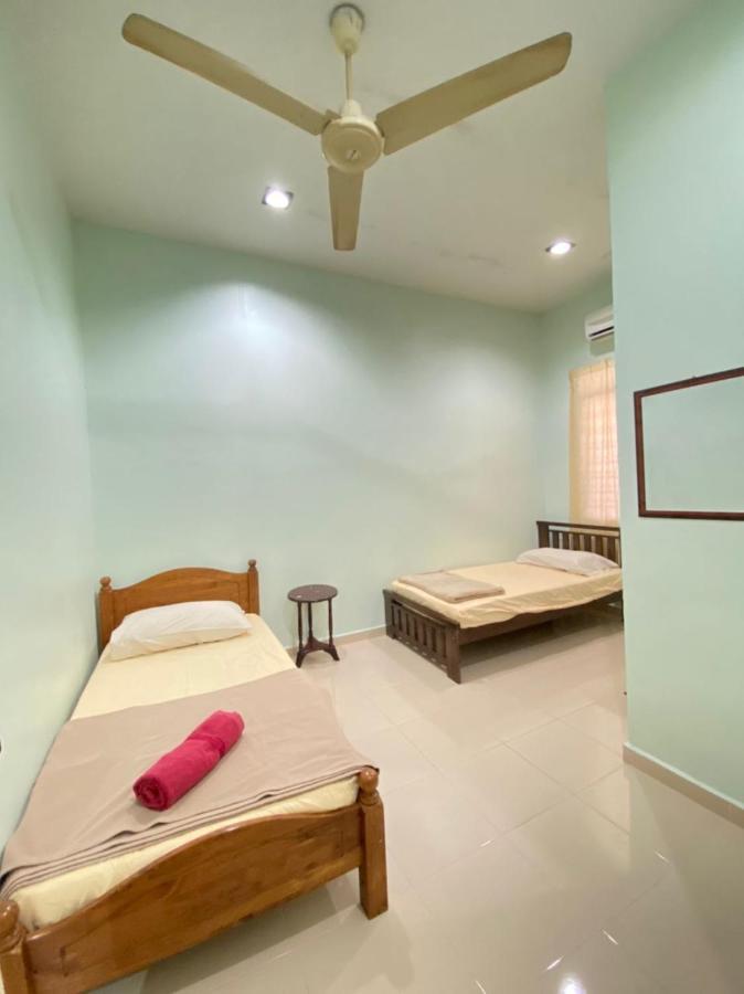 Family Homestay Kuala Terengganu Esterno foto